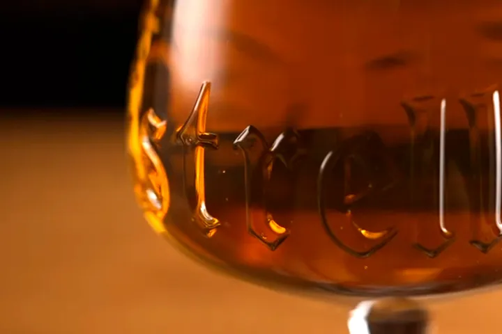 Belsiana Glass